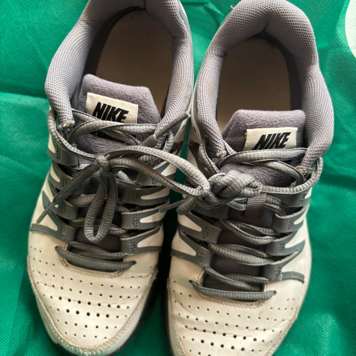 Nike - Vapor Court Tennis Shoes - *Size Women 7* - photo 2
