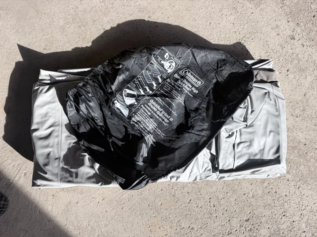 COLEMAN QUEEN/DOUBLE INFLATABLE MATTRESS