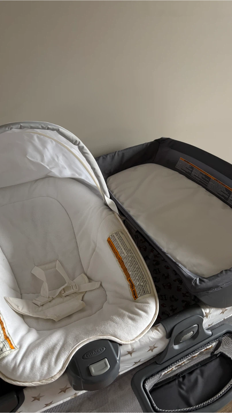 Graco Pack 'n Play with Bassinet and changing station - photo 2