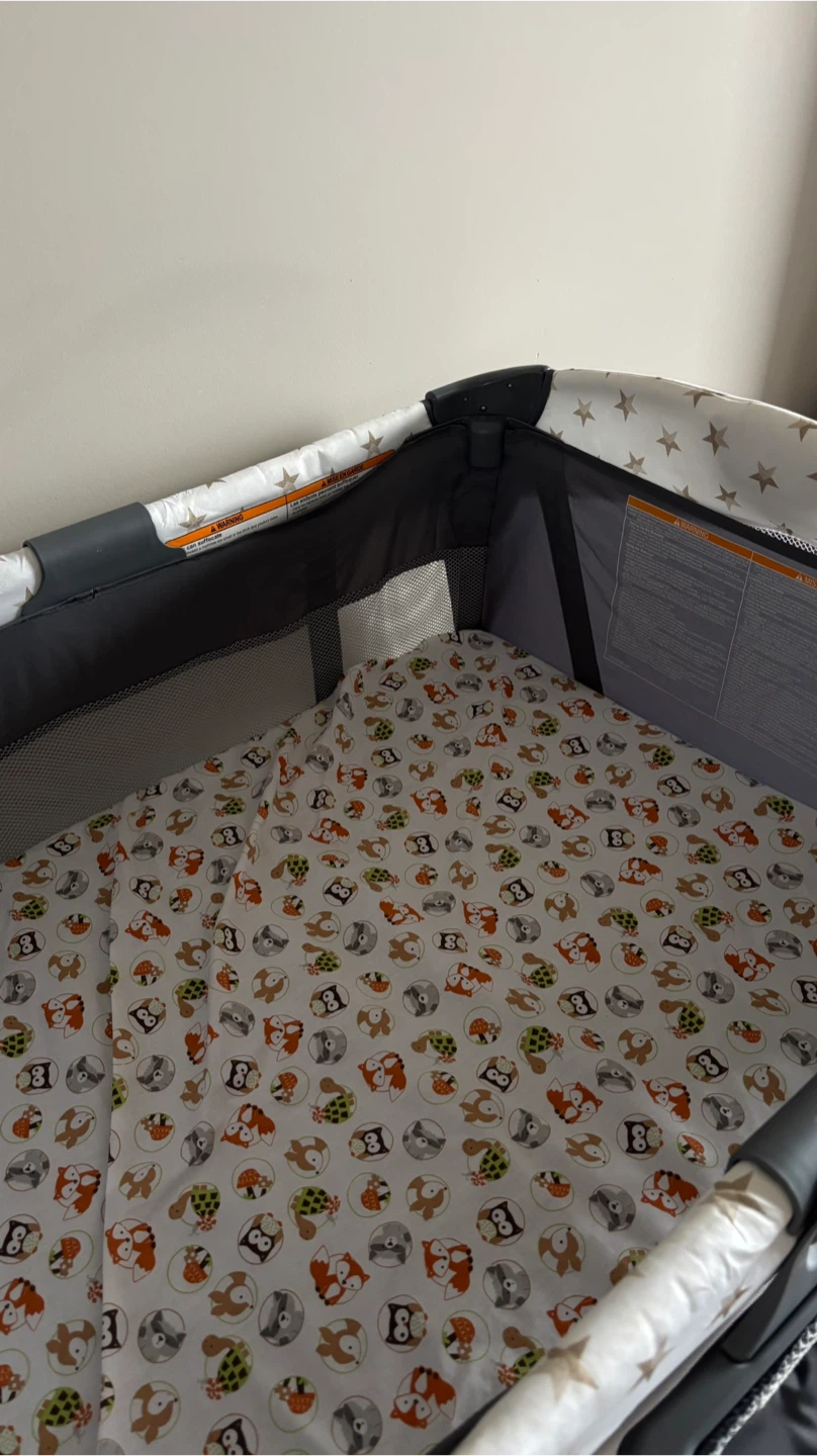 Graco Pack 'n Play with Bassinet and changing station - photo 4