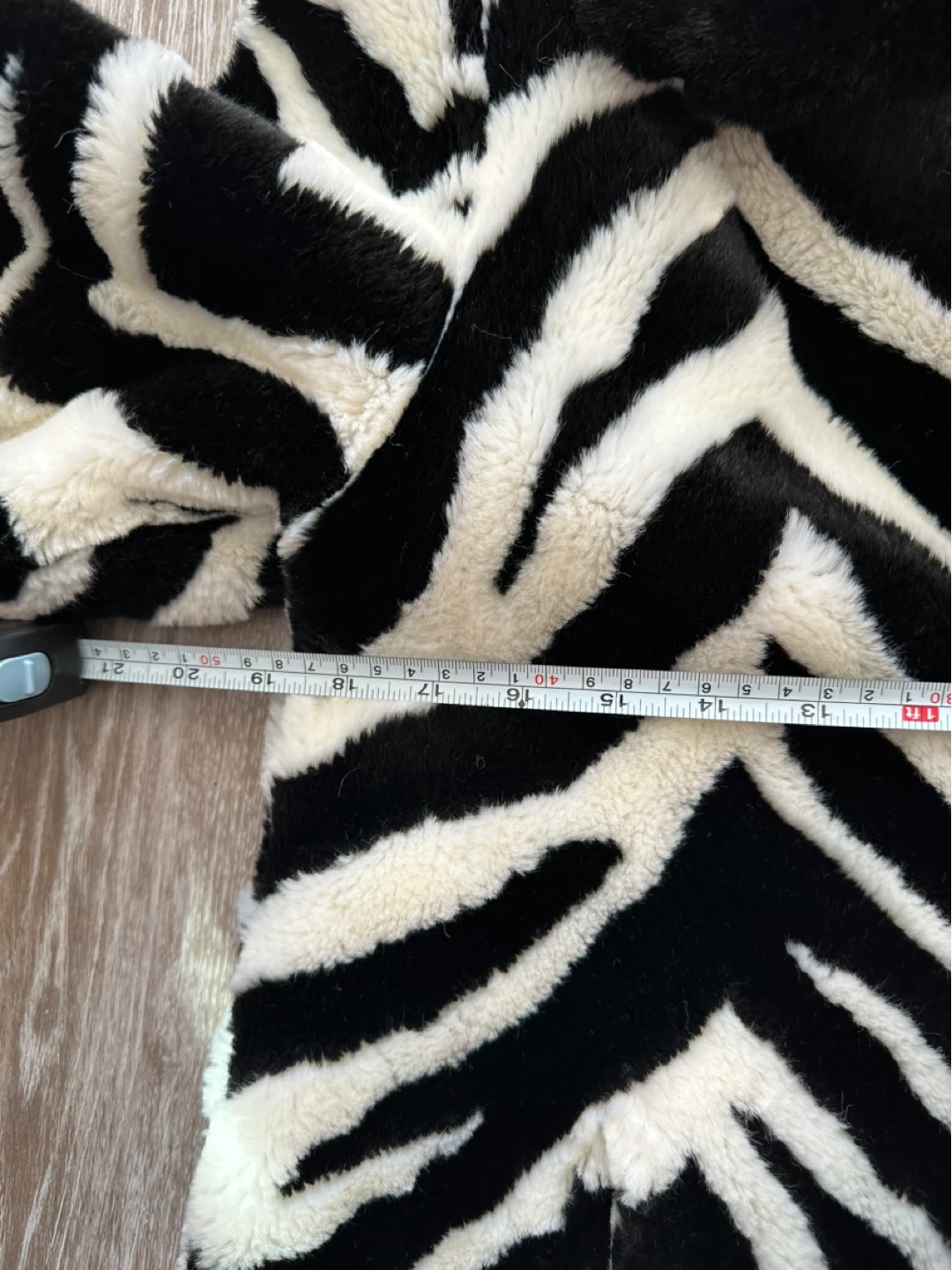 VINTAGE CANADIAN Zebra Print Faux Fur Coat S/M - photo 3