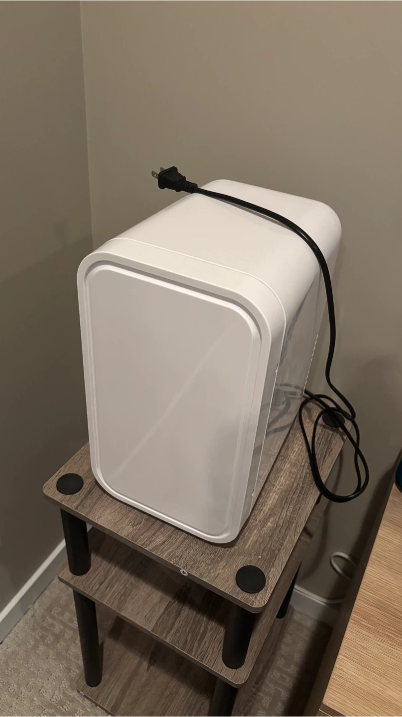 White 6L Portable Mini Fridge