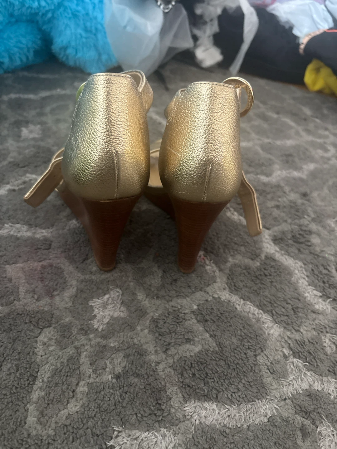 Michael Kors gold wedge sandals - photo 3