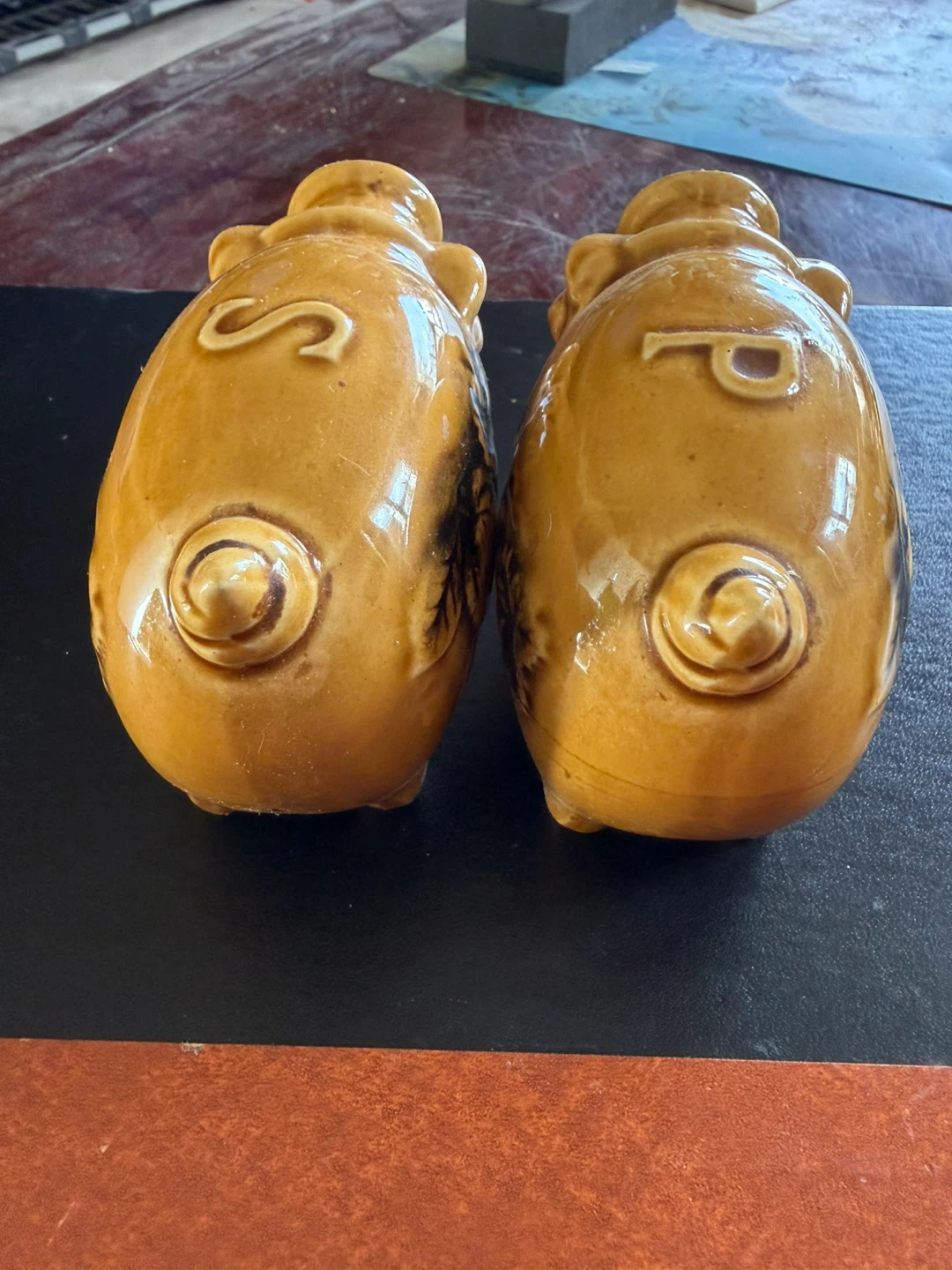 Vintage Pig Salt and Pepper Shakers - photo 4