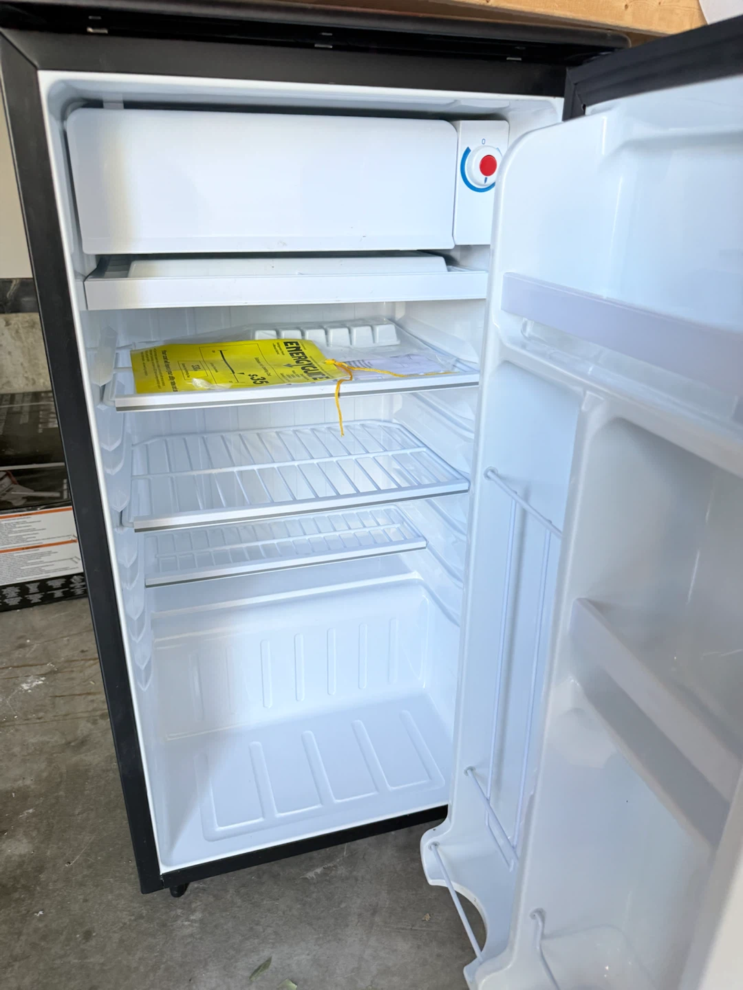 Danby Compact Mini Fridge Black - photo 2