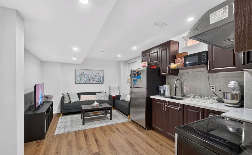 Beautiful legal basement available for rent - photo 2