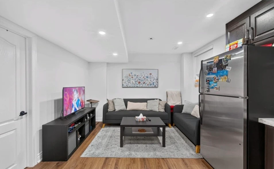 Beautiful legal basement available for rent - photo 3
