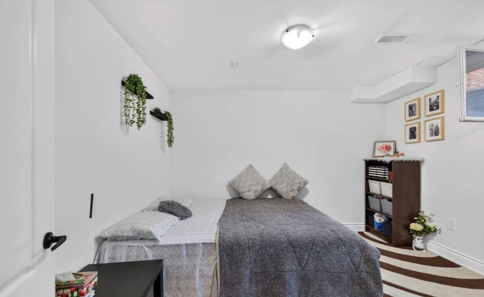 Beautiful legal basement available for rent - photo 4
