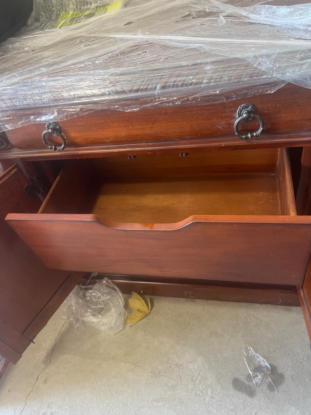 Traditional Wood Sideboard Cabinet - photo 4