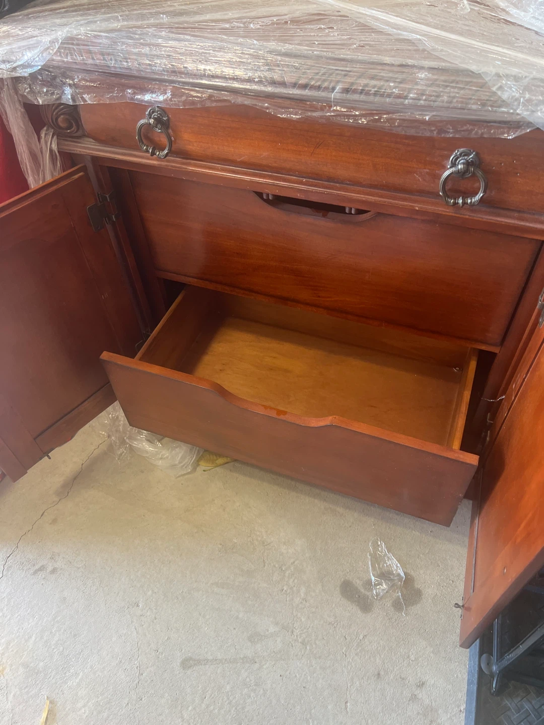 Traditional Wood Sideboard Cabinet - photo 5