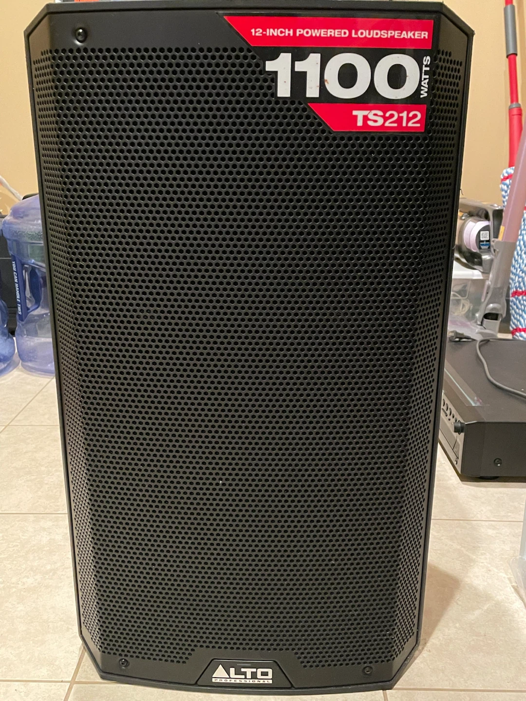 ALTO Professional ts212 1100-Watt 12” 2 way powered speakers