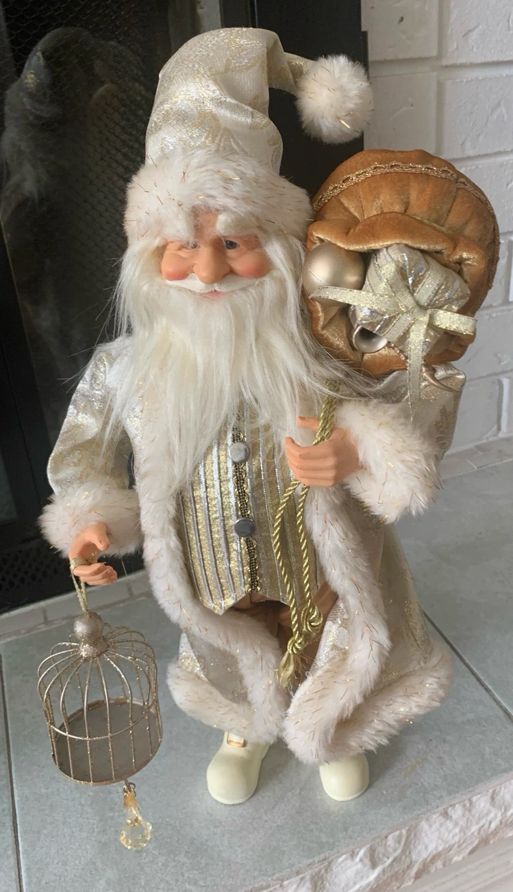 Two Vintage Style Santa Figurines - photo 3