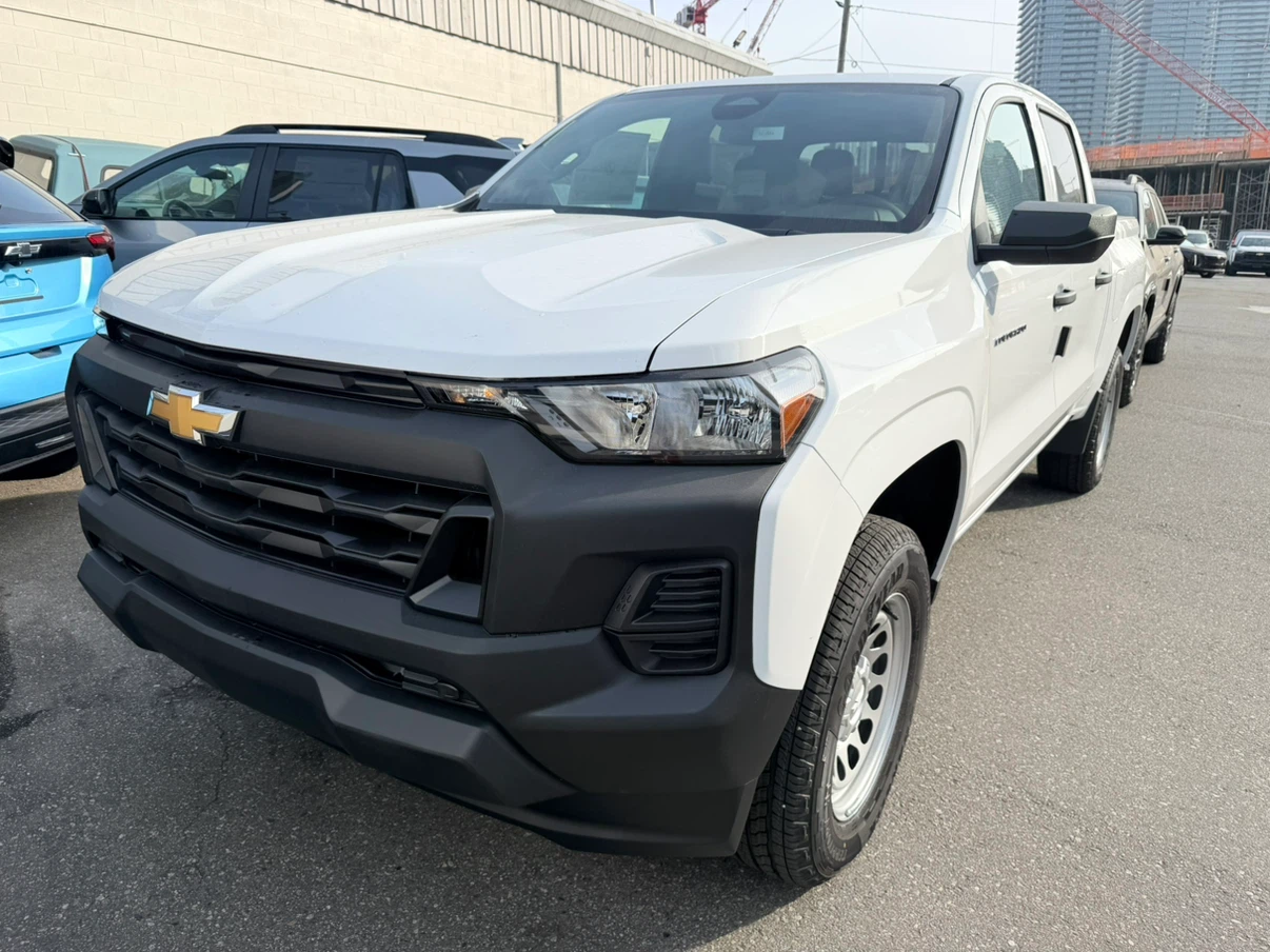 Pickup truck available for local moves — Burnaby - photo 4