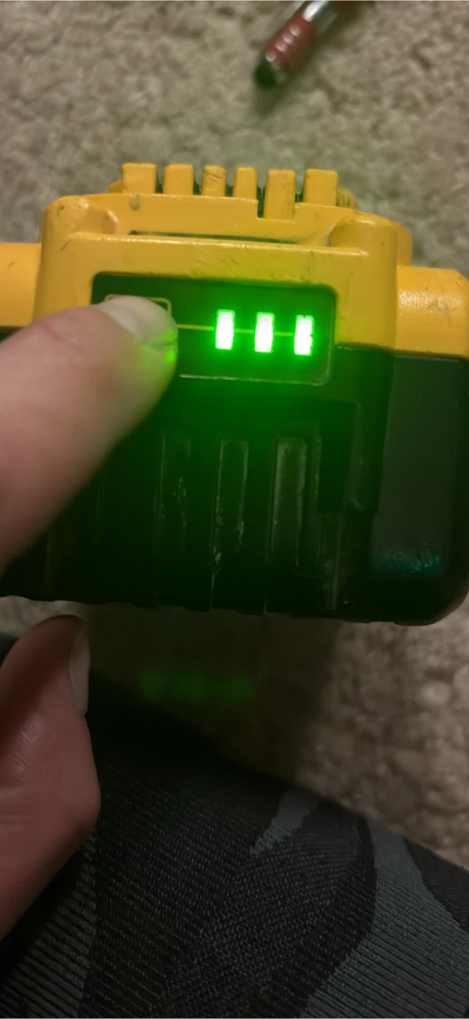 DeWalt 20V Max XR 8Ah Battery - photo 2