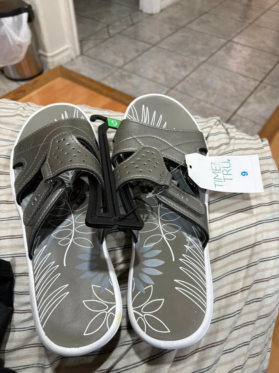 Assorted Women's Sandals - photo 2