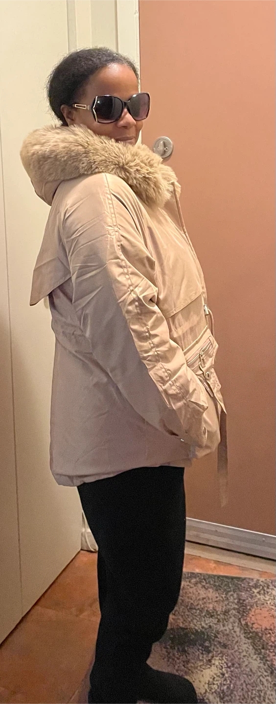 Beige faux fur hooded winter jacket - photo 4