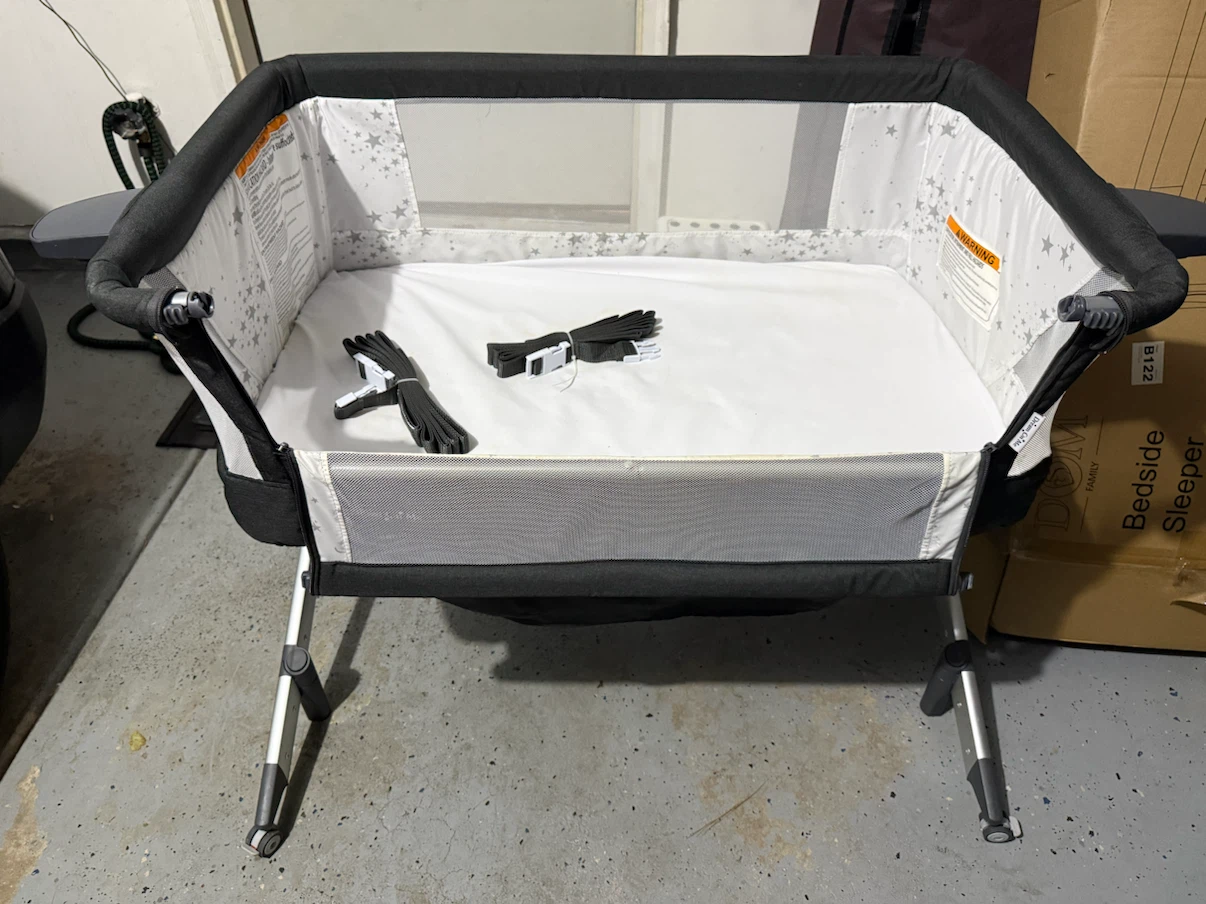 Dream On Me Bedside Sleeper and Bassinet