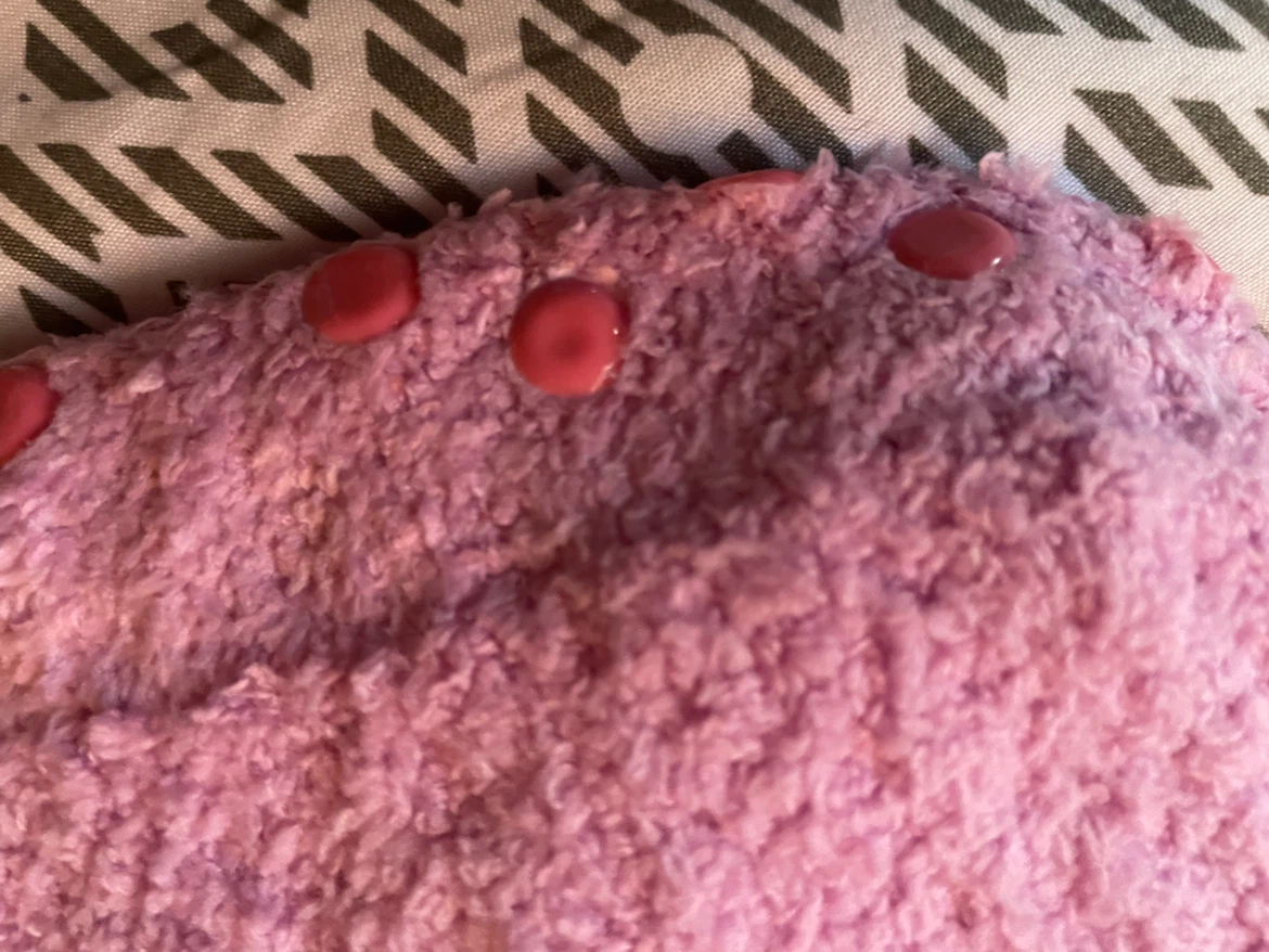 Three pairs of fuzzy grip socks - photo 2