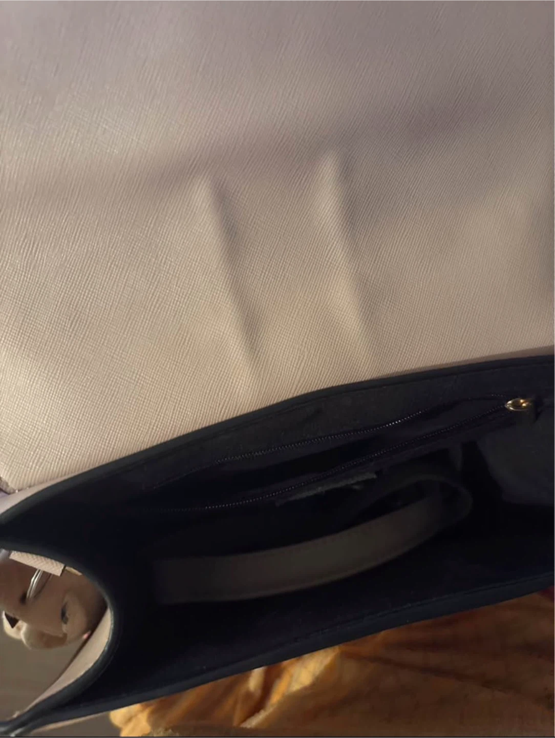 Pink and white handbag with bow - photo 5