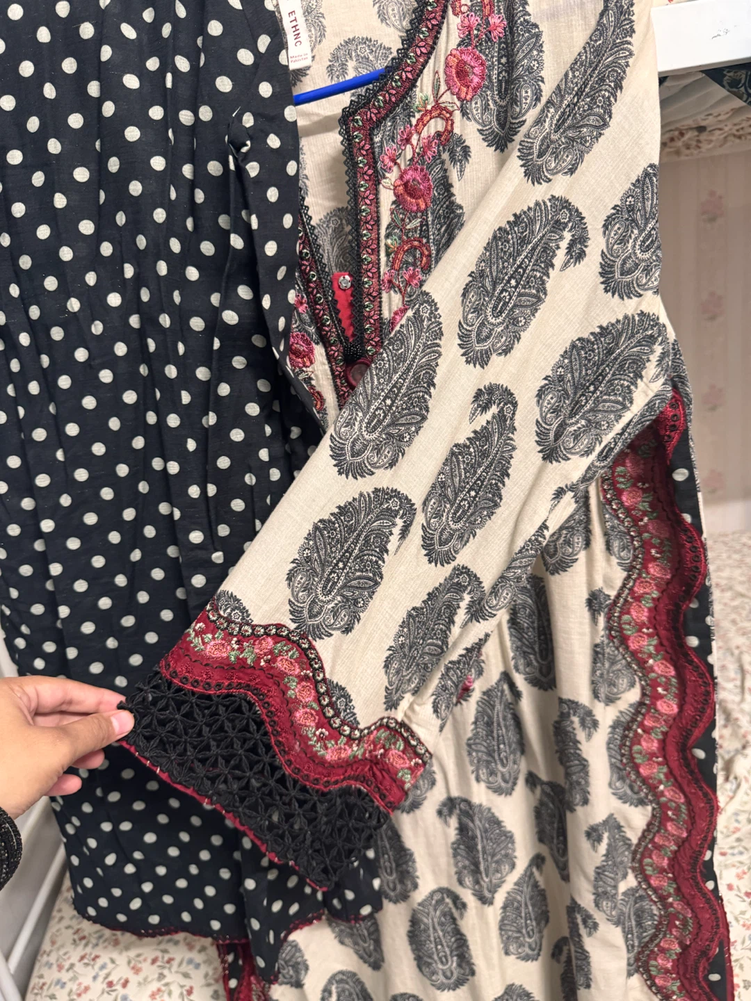 Ethnic Paisley Embroidered Kurta and Polka Dot Pants Set - photo 3