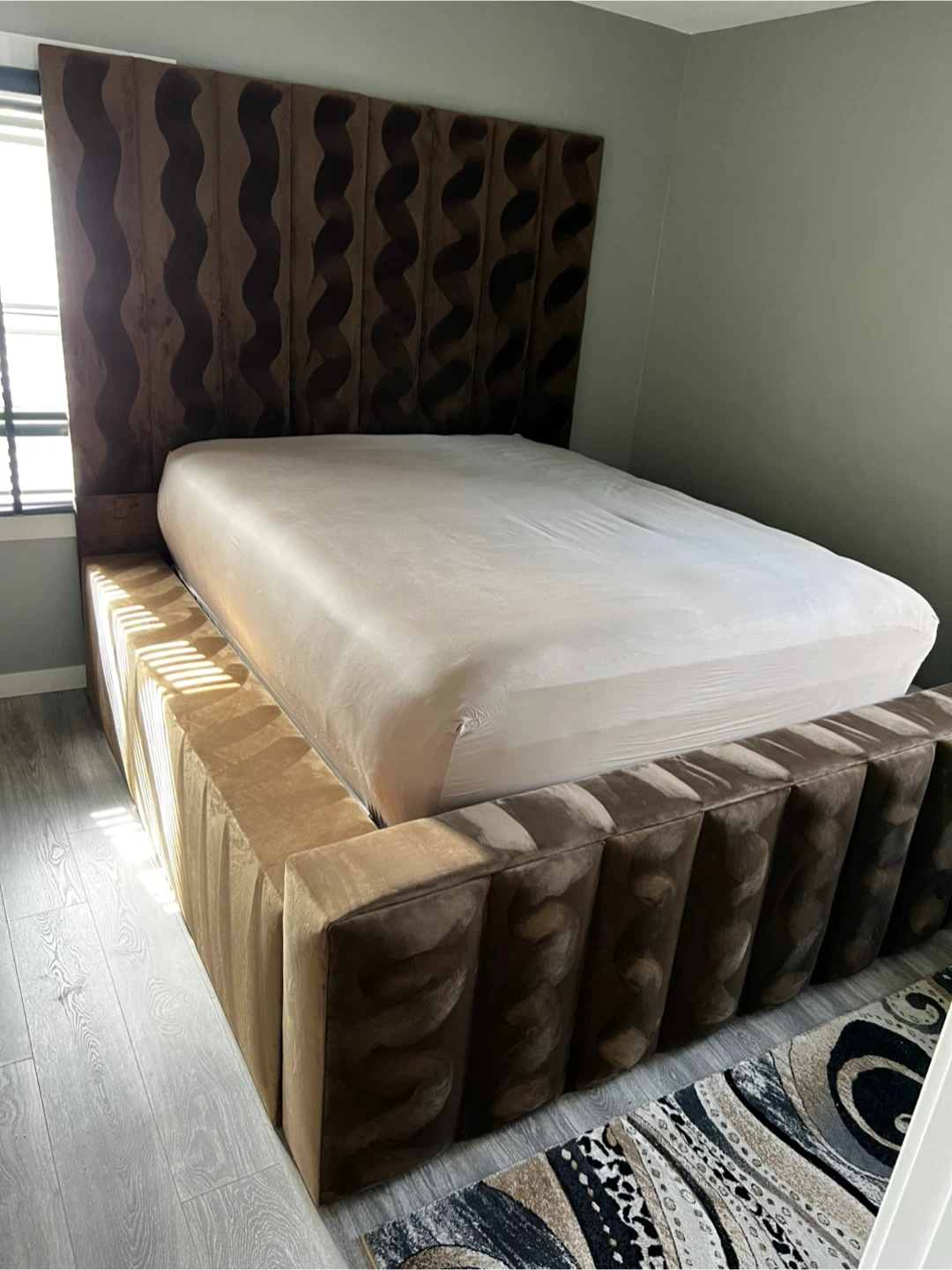Upholstered Queen Bed Frame (Moving Out) - photo 4