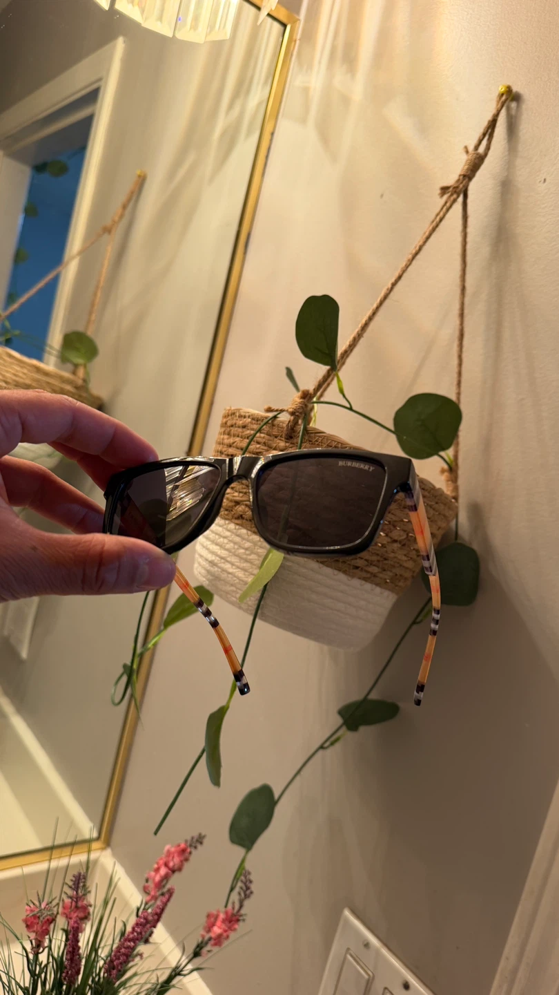 Burberry Sunglasses - photo 2