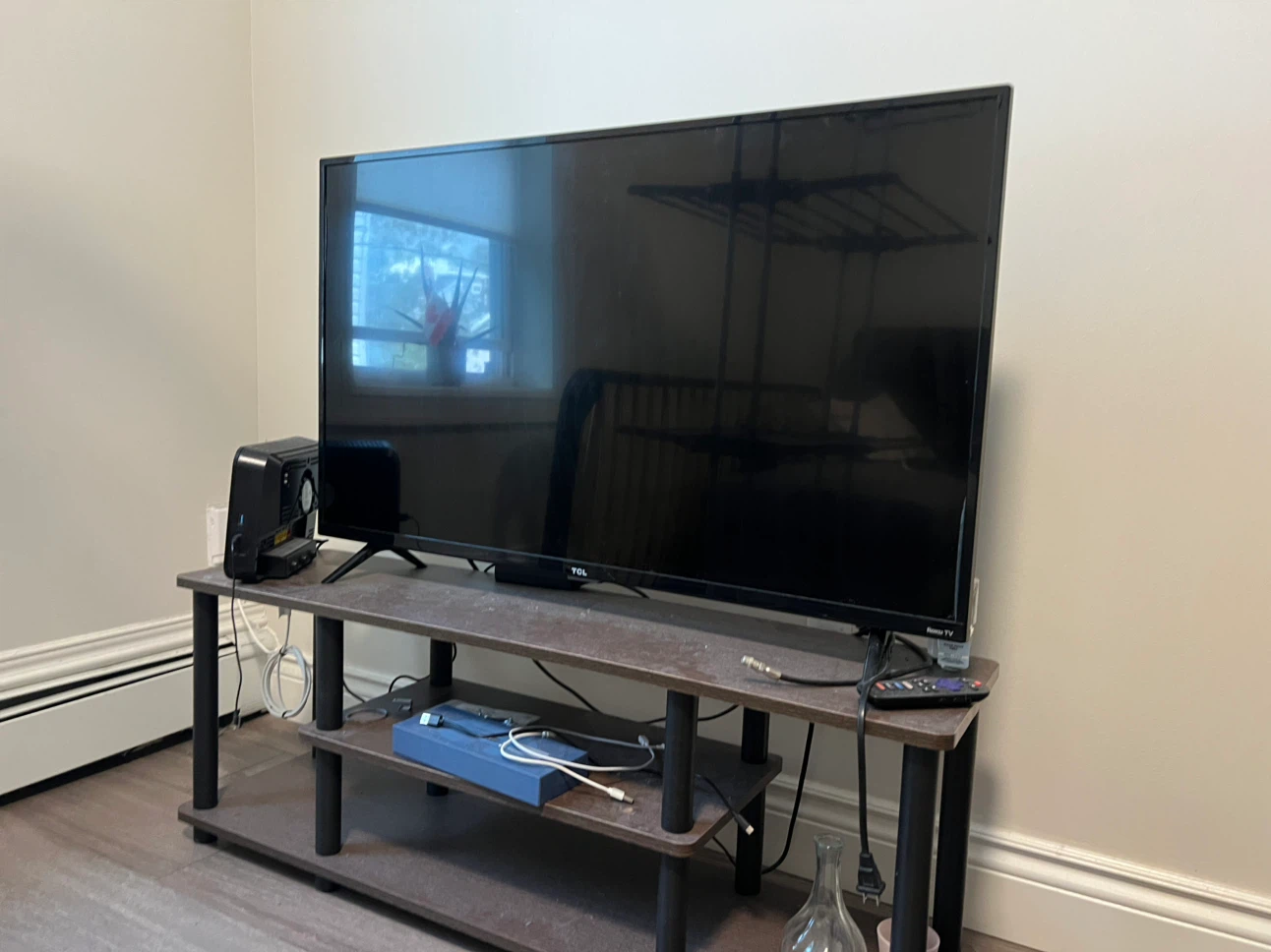 TCL 43-inch 4K HDR Roku Smart TV - photo 2
