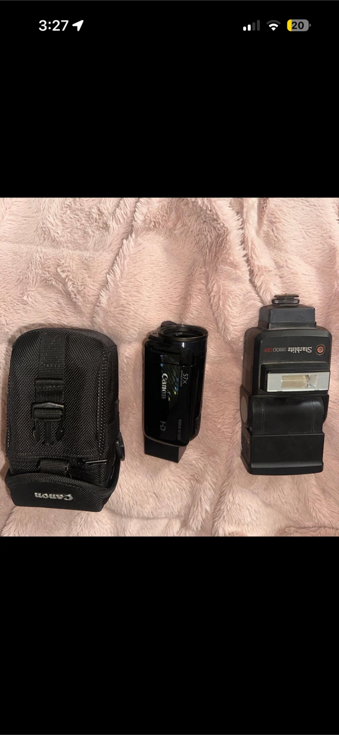 Canon Vixia HF R600 Camcorder and Starblitz Flash