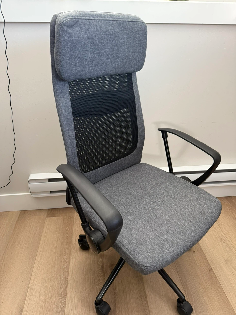 Grey Mesh Office Chair with Headrest - photo 2