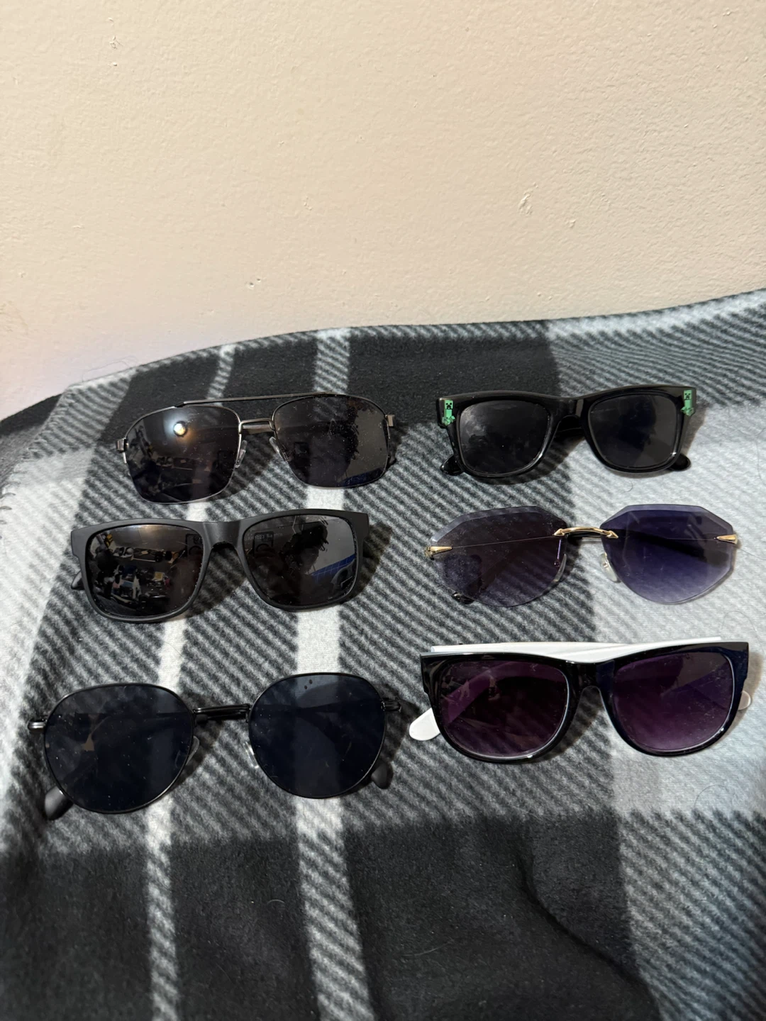 Set of 6 Miscellaneous Sunglasses