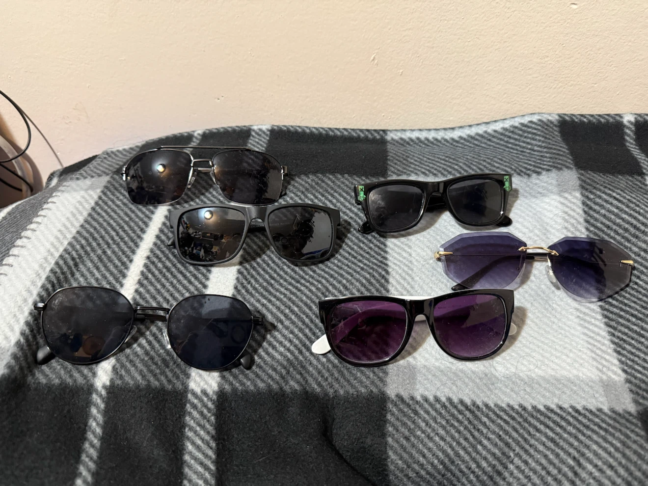 Set of 6 Miscellaneous Sunglasses - photo 3