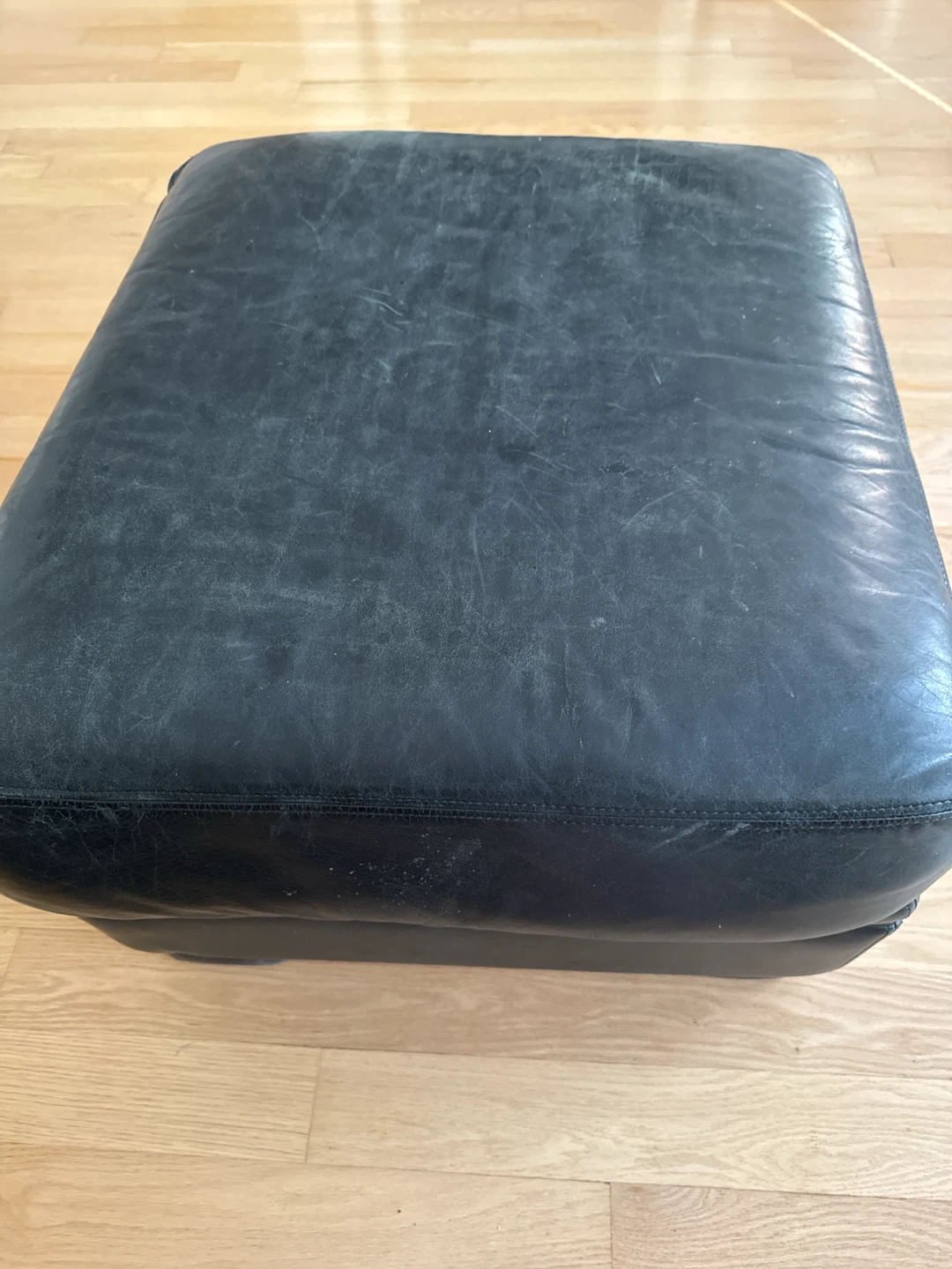 Black ottoman - photo 2