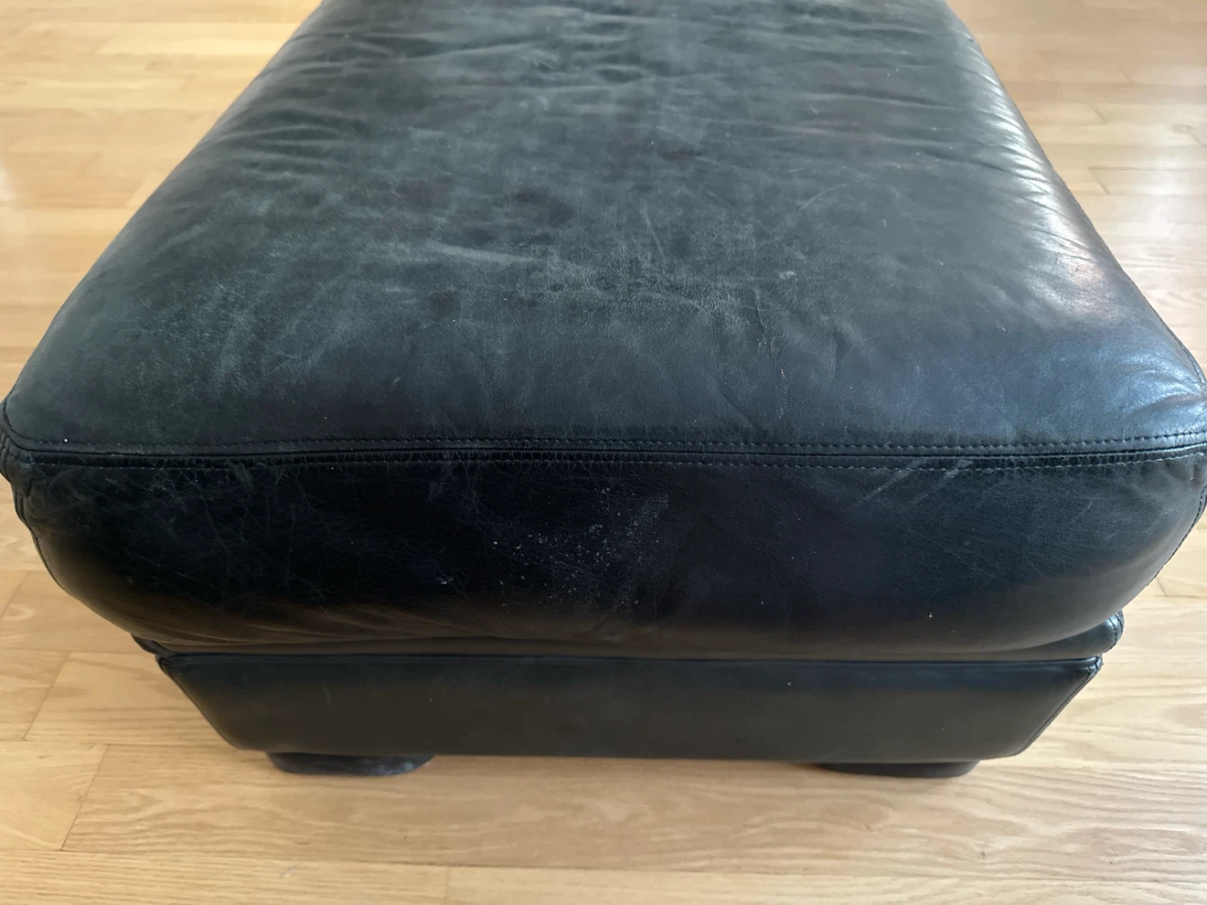 Black ottoman - photo 3