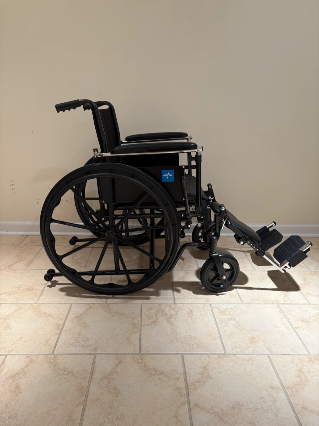 Medline Folding Wheelchair - photo 5