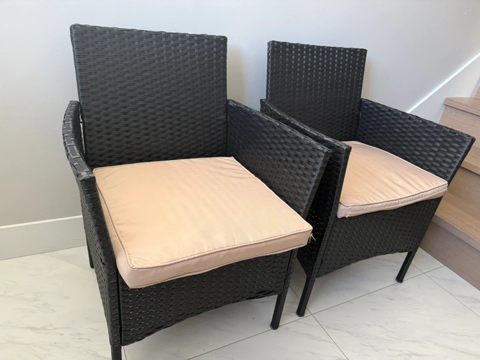 ⭐︎👍condition⭐︎Set of two black wicker patio chairs - photo 3