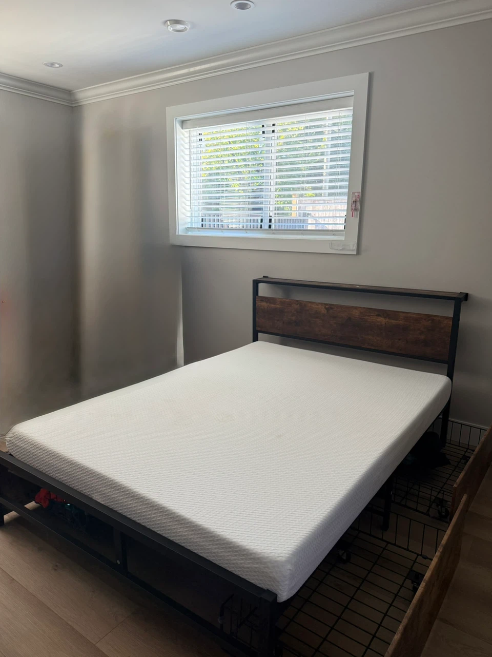 ⭐︎Good condition⭐︎Industrial Style full Bed Frame with mattress