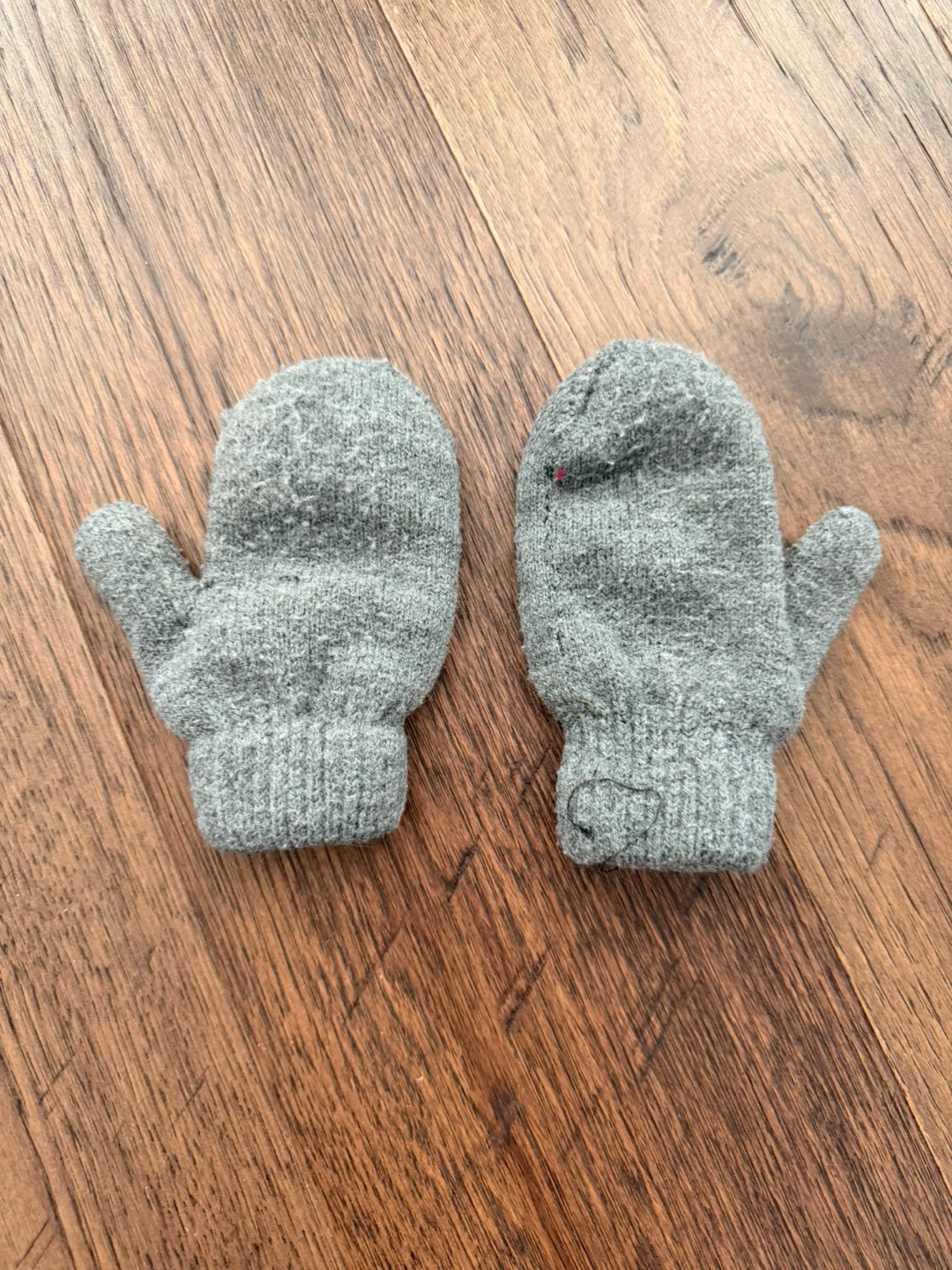 $5 for everything! Kids Winter Hat and Mitten Bundle - photo 3