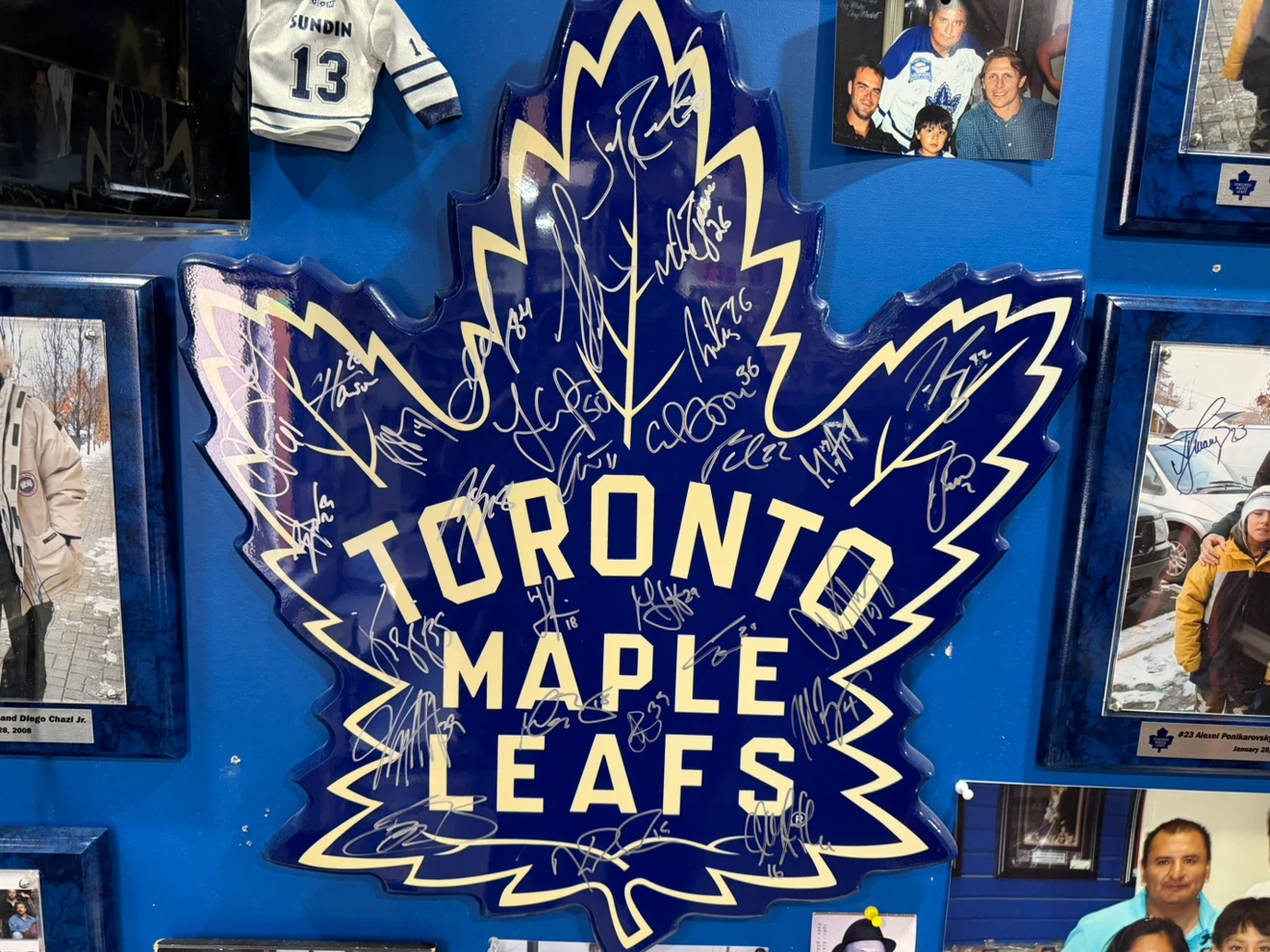 Toronto Maple Leafs Autographed Logo Sign