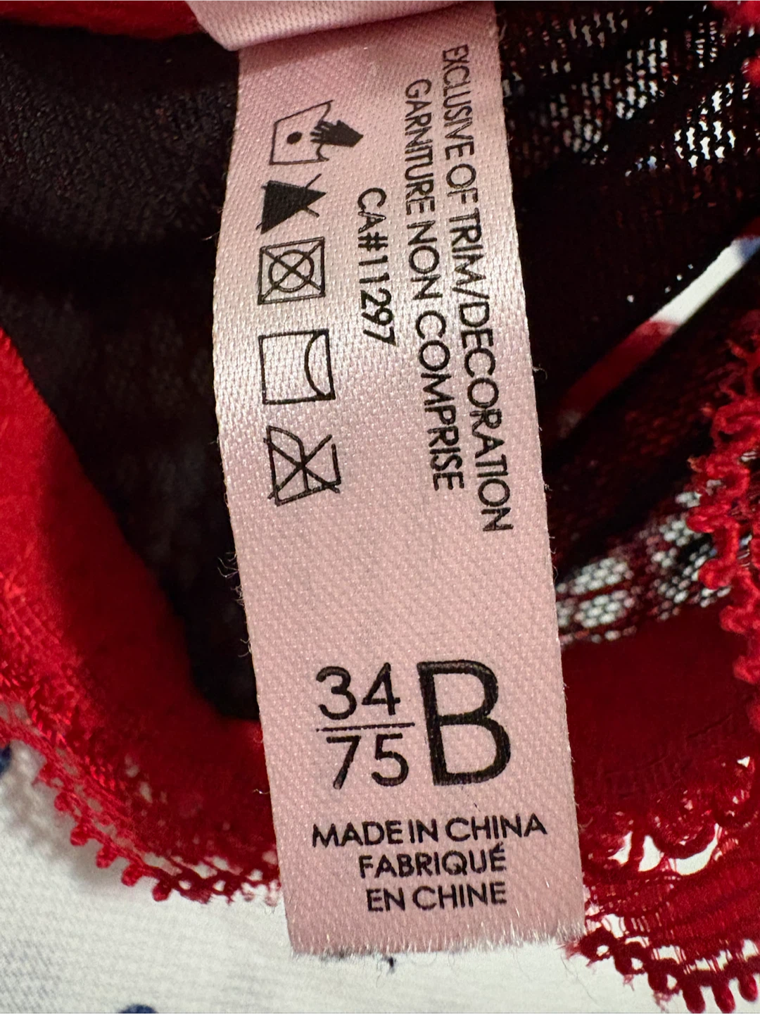 La Vie en Rose red lace magnet front-closure bra - photo 5