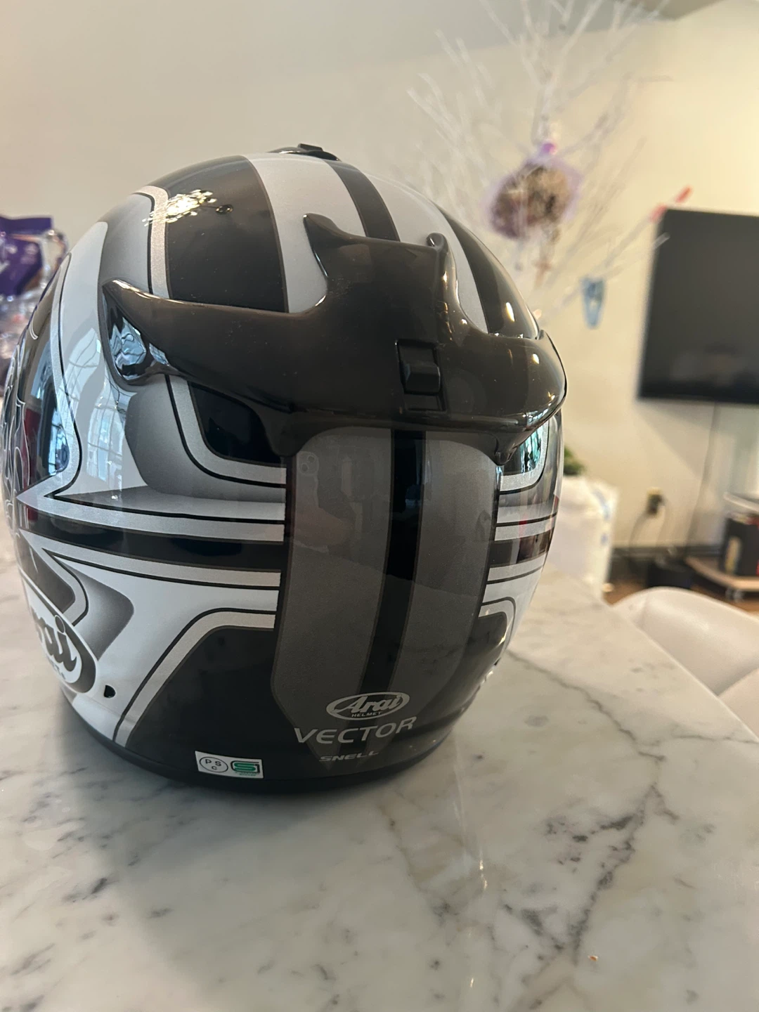 Arai Vector Motorcycle Helmet - photo 3