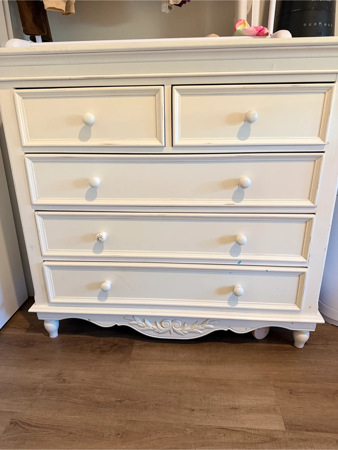 White French provincial 4-Drawer Wooden Dresser