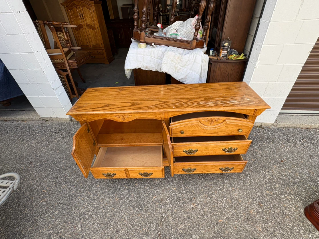 Free delivery used Oak dresser - photo 4