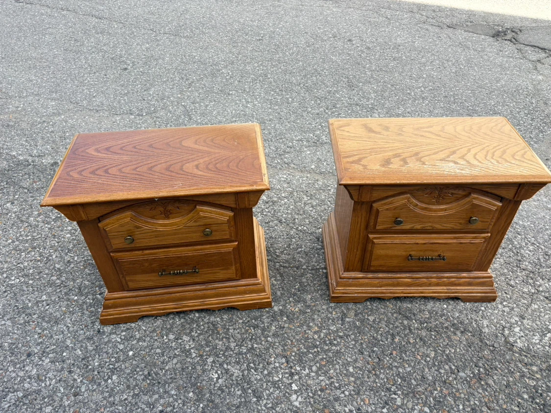 Free delivery used Set of Two Oak Nightstands - photo 2