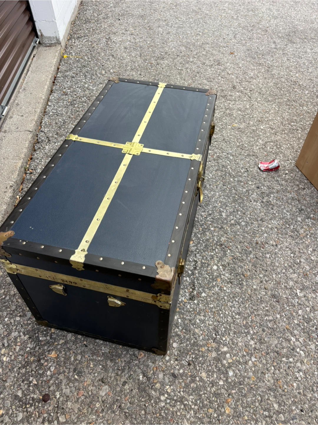 Free delivery used Vintage Style Decorative Storage Trunk - photo 3