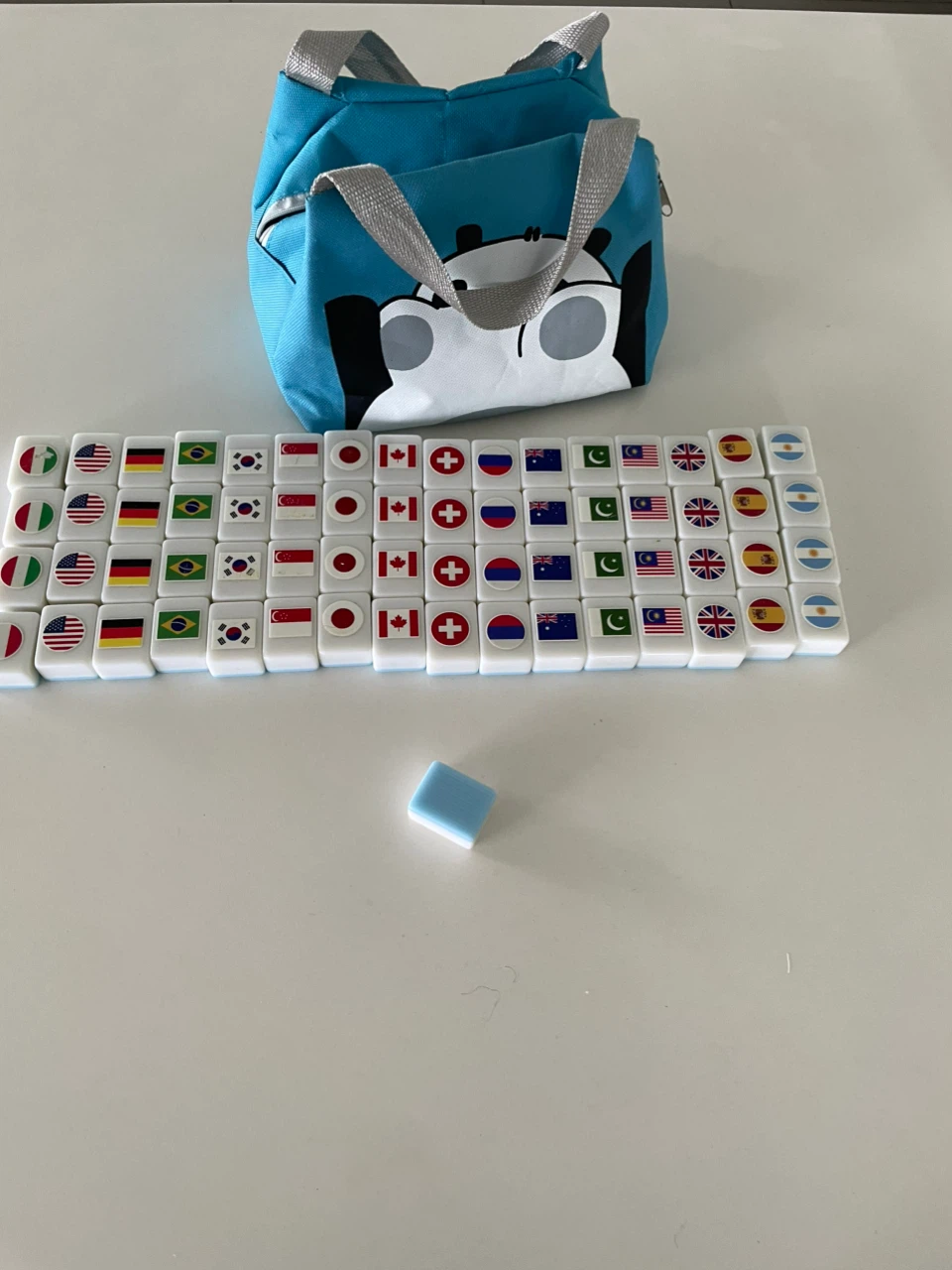 Flag Pattern Mahjong Tile Set with Panda Carrying Bag - photo 3