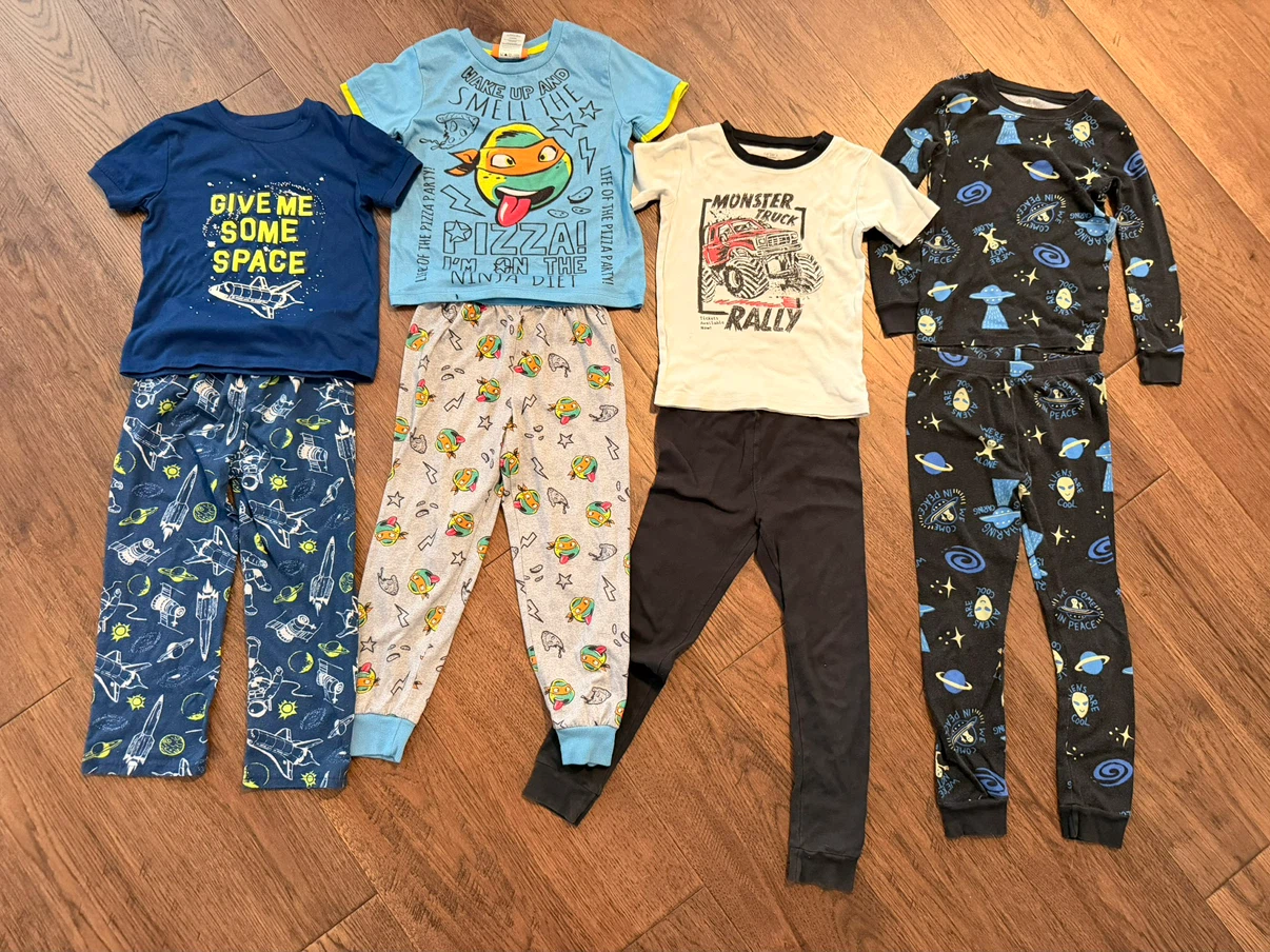 $10 for everything!! 4 Toddler Boy Pajama Sets Size 5-7