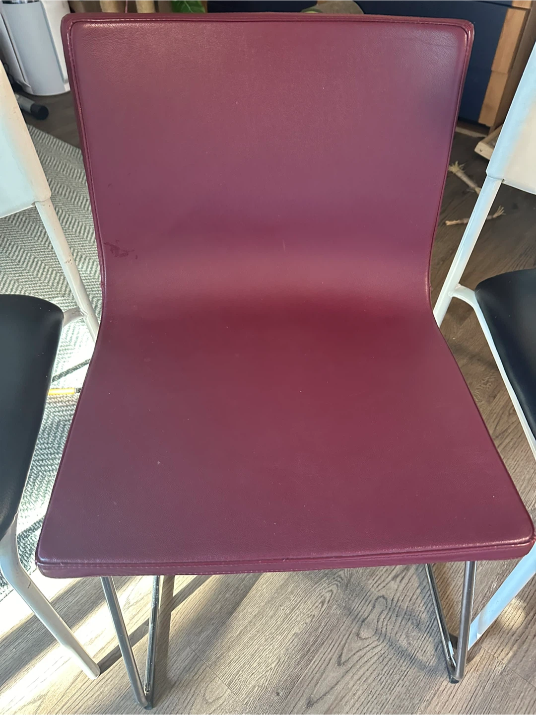 Modern burgundy and white side chairs - photo 2