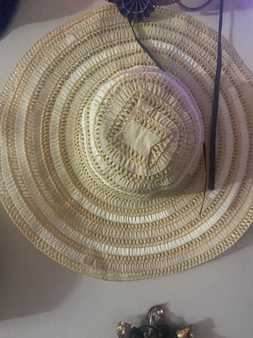 Set of three assorted sun hats - photo 2