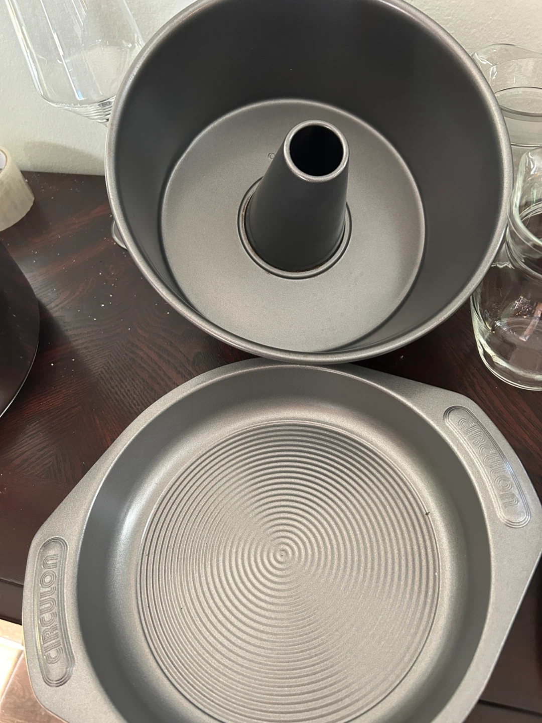 Circulon Two-Piece Tube Pan - photo 2