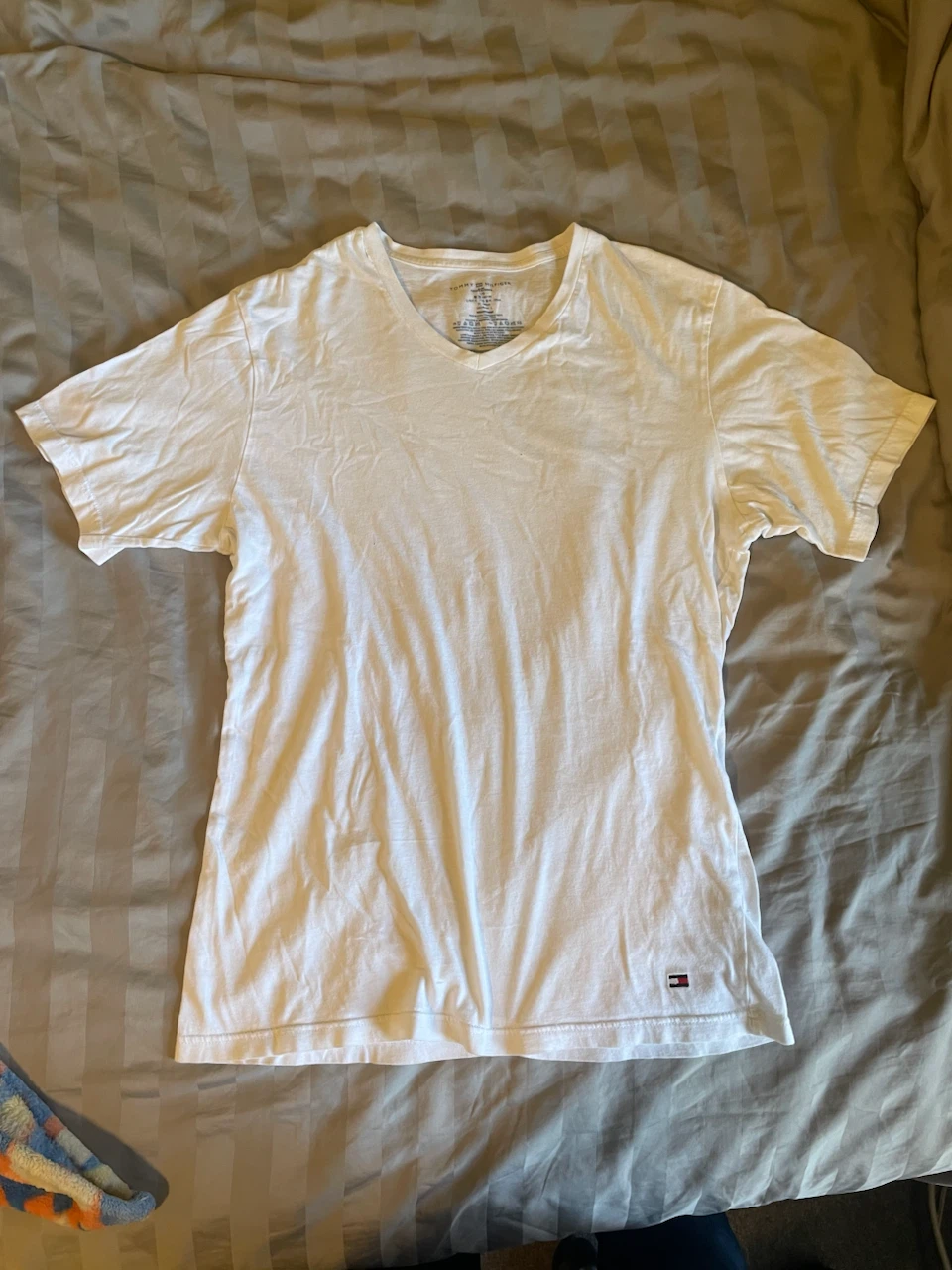 Tommy Hilfiger White T-Shirt – Men’s Large (L)